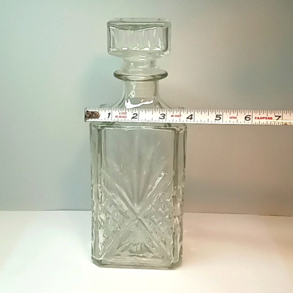 ☀️ vintage clear glass whiskey decanter with pressed glass design. No flaws - Picture 6 of 7